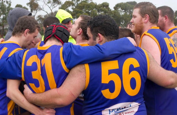 The Williamstown Seagulls keep focused at quarter-time.