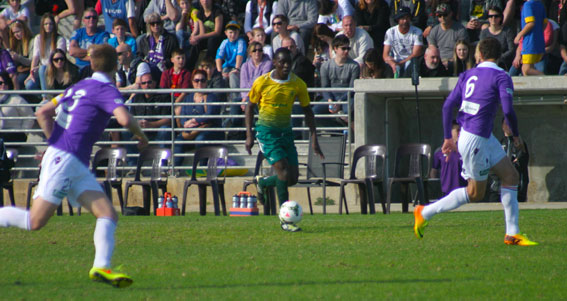 This run by Rockingham City's Abraham Taona almost resulted in a goal.