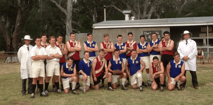 Dungatar (red and white), Wynerp (blue) and umpires (white).